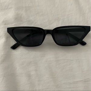 Black sunnies